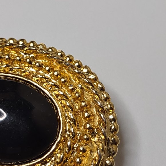 Gold Tone And Black Oval Brooch - Picture 6 of 16